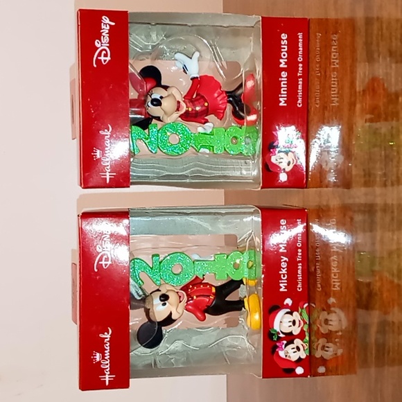 Hallmark Disney Mickey & Minnie Mouse 2018 Christmas Ornaments NIB - Picture 2 of 6